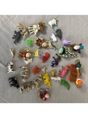 Vintage Junk Drawer Lot Unique Collectible Retro Disney Toys Animals Minis‎